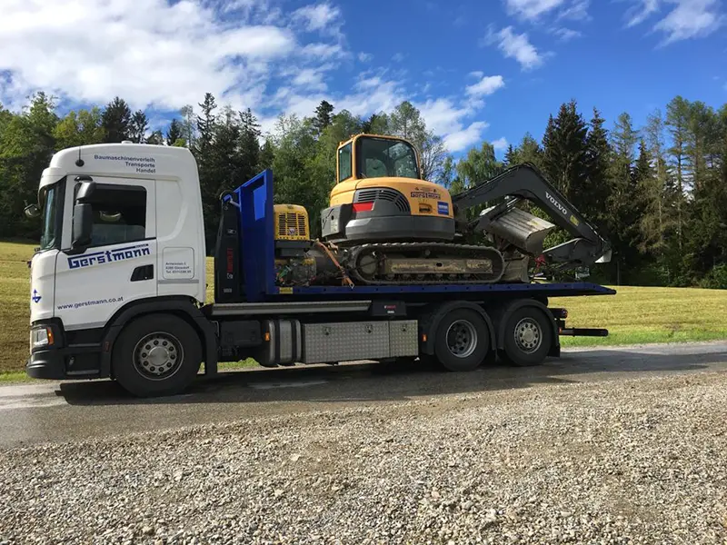 Transport von Bagger